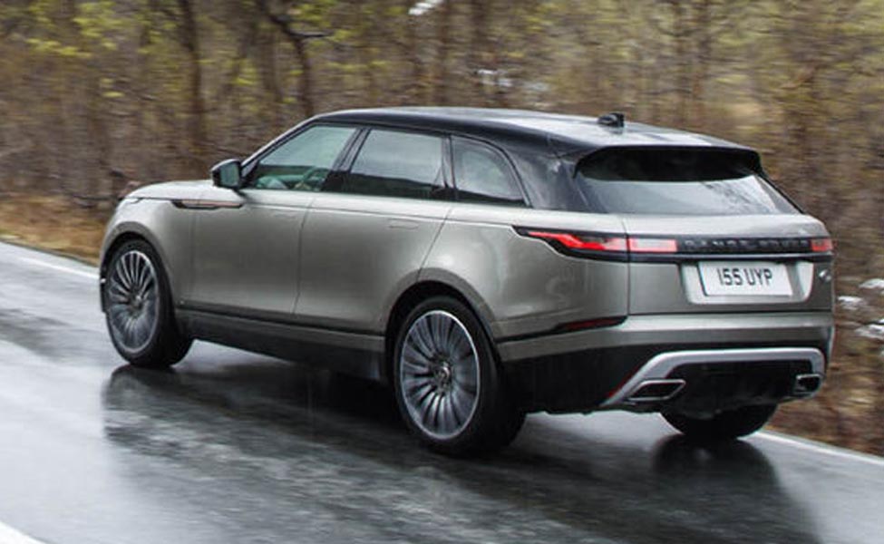 В автомобиле Jaguar Land Rover система предлагает правильную скорость, чтобы подстраиваться под огни и избегать пробок. 
