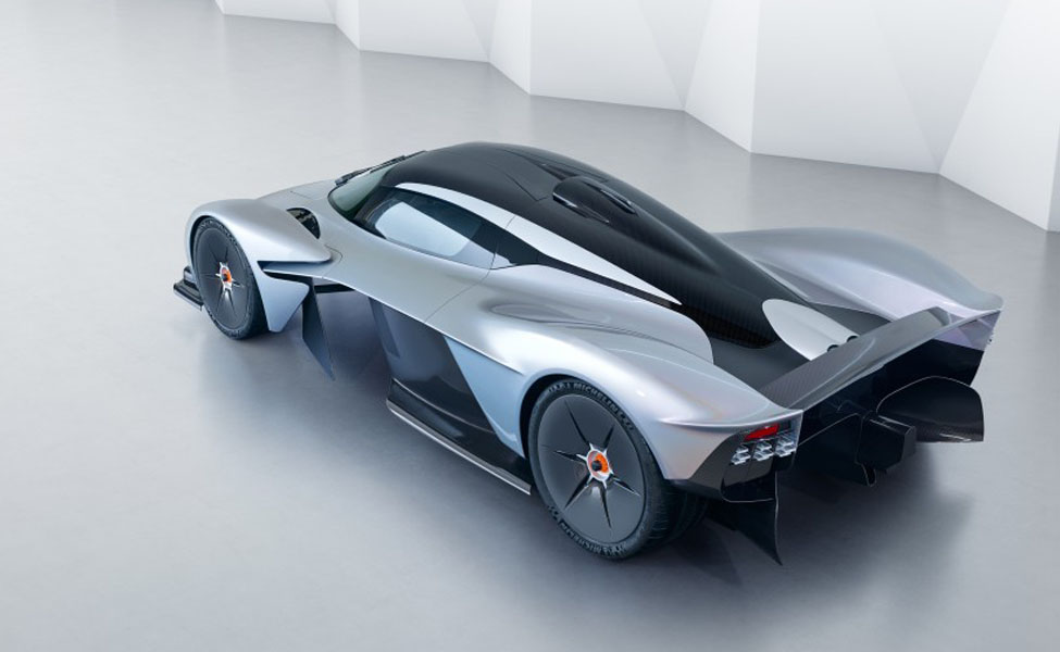 Aston Martin Valkyrie - это гиперкар, с прекрасным визуальным обликом. Благодаря пиковой мощности его двигателя V12